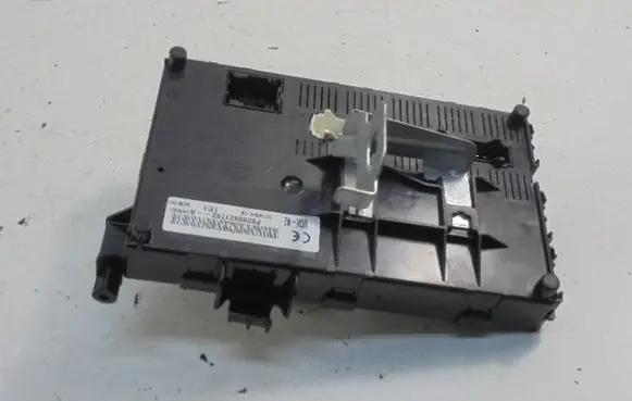 Renault Clio III Other control units/modules P8200621762