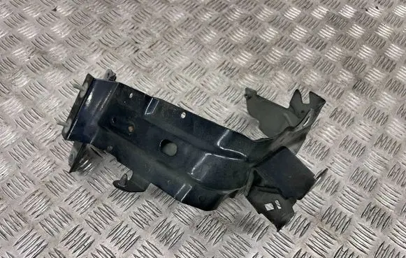 Fender mounting bracket