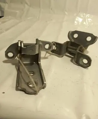 Lexus RX 330 - 350 - 400H Rear door lower hinge A046694