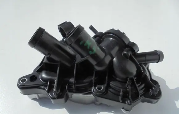 Volkswagen Polo VI Water pump 04E109111AH 04E121042L