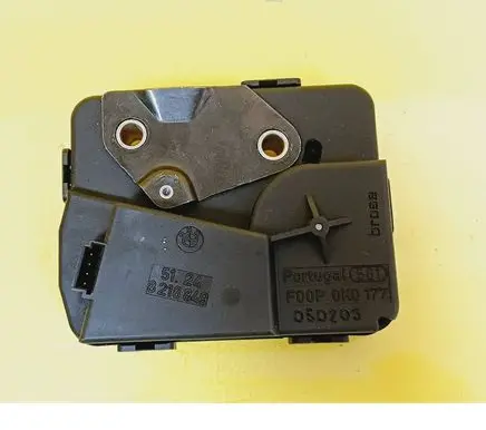 BMW 3 E46 Tailgate window lock/catch/latch 8218849