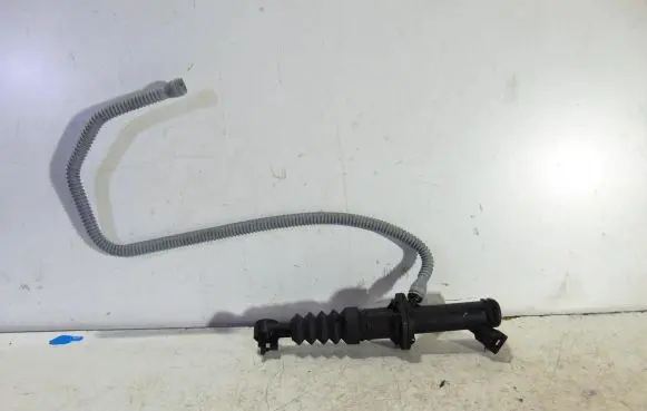 Renault Clio III Clutch slave cylinder 