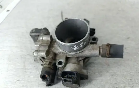 Toyota Corolla E120 E130 Throttle body valve 2221000090