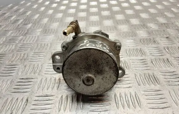 Opel Corsa D Vacuum pump 73501167
