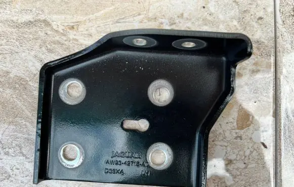 Jaguar XJ X351 Tailgate/trunk/boot hinge AW9342715AD