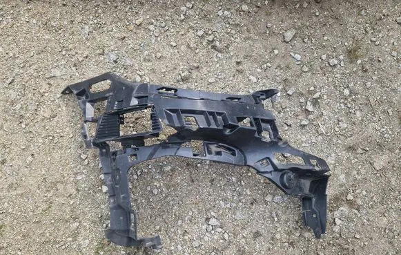 Mercedes-Benz E W213 Front bumper mounting bracket A2138857204