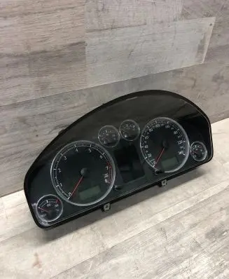 Volkswagen Sharan Speedometer (instrument cluster) 7M3920840P 2304040251