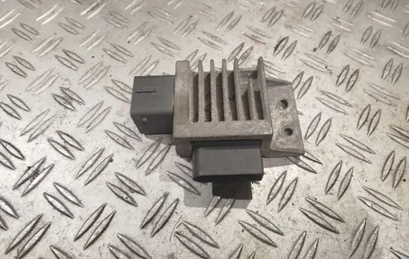 Renault Trafic III (X82) Glow plug pre-heat relay 271203982R 01546100