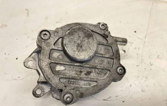 Mercedes-Benz ML W166 Vacuum pump A6422300165
