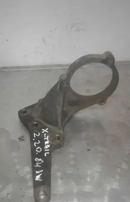 Nissan X-Trail T30 Driveshaft support bearing bracket 220841W