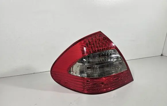 Mercedes-Benz E W211 Rear/tail lights 120445897