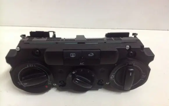 Volkswagen Golf V Climate control unit 01428973
