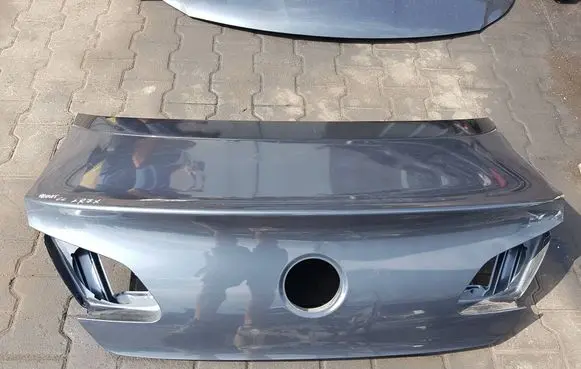Volkswagen PASSAT CC Truck tailgate 