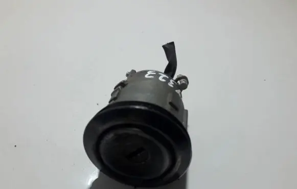 Mazda 323 Tailgate exterior lock 