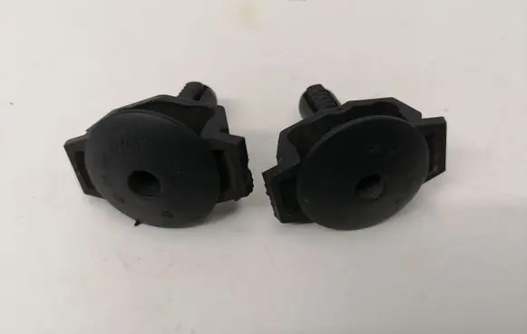Mercedes-Benz E W212 Radiator mount bracket A0009912595