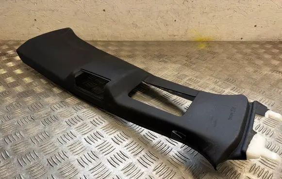 Volvo XC90 (B) pillar trim (top) 32244265 037658818747