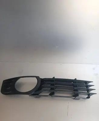 Audi A8 S8 D5 Front fog light trim/grill 4E0807682D