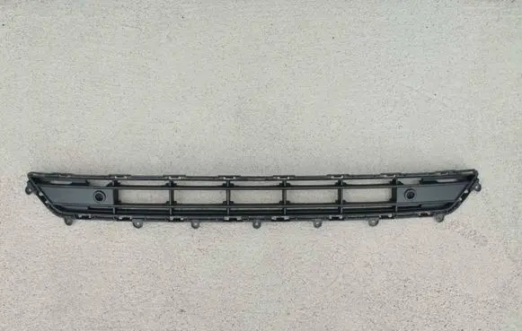 Volvo XC40 Front bumper lower grill 31449342
