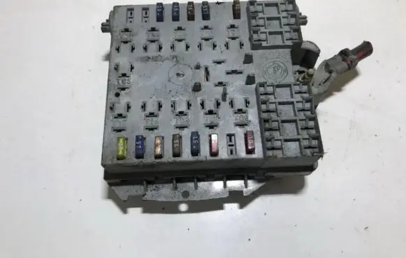 Alfa Romeo 147 Fuse box set 46558759 292013