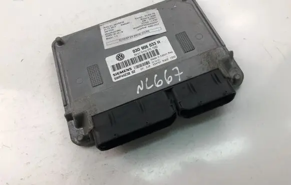 Volkswagen Fox Engine control unit/module 03D906033H
