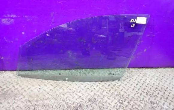Ford Fusion Front door window glass four-door