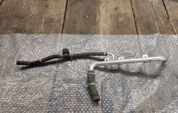 Coolant pipe/hose