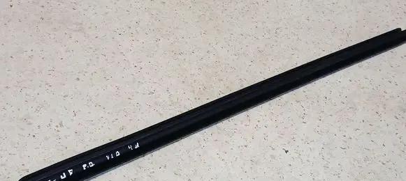 Volkswagen e-Up Rubber seal front door window/glass 1S4837480A 1S4837479A