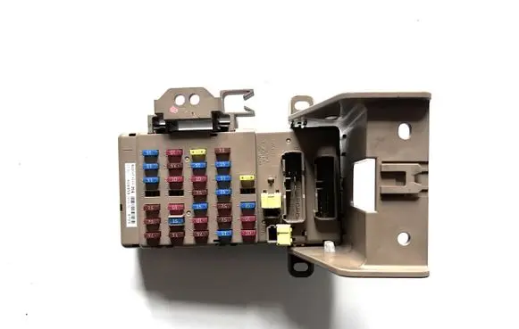 Subaru Impreza IV Fuse module 82201FJ111 82201FJ110