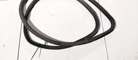 Skoda Octavia Mk2 (1Z) Rubber seal front coupe door 