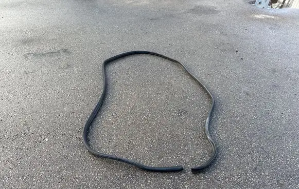 Front door rubber seal