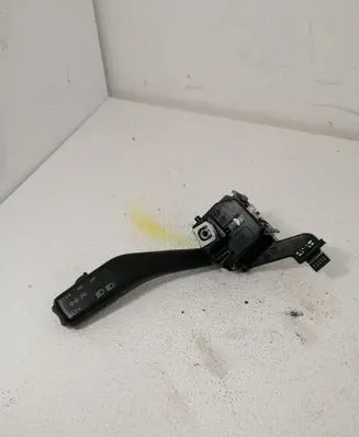 Volkswagen PASSAT B7 Indicator stalk 1K0953513A