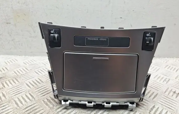 Toyota Avensis T270 Ashtray (front) 5542205091 83950050500984 8475105040