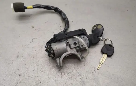 Hyundai Accent Ignition lock 9544025050