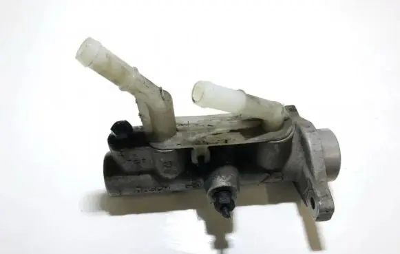 Nissan Almera Tino Master brake cylinder 22157879