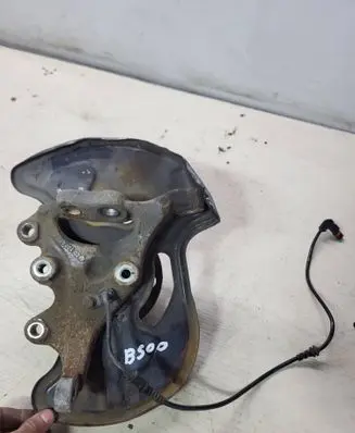 Mercedes-Benz C W204 Front wheel hub 20402
