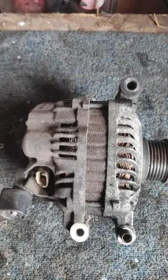 Peugeot 308 Generator/alternator V757692180