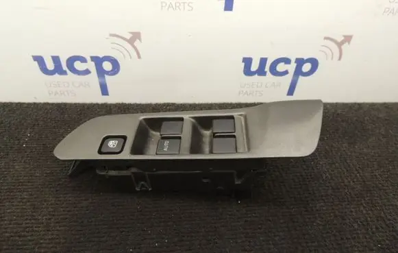 Nissan Primera Electric window control switch D129