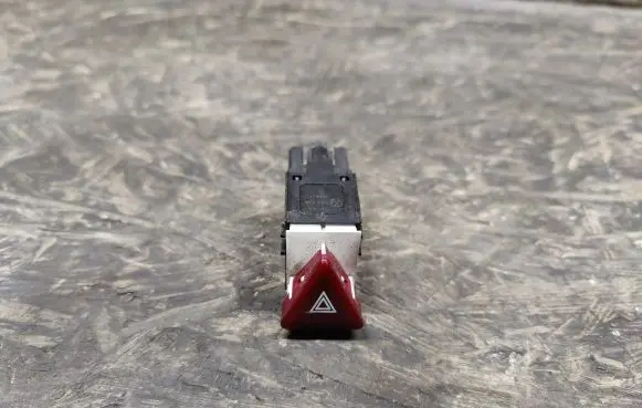 Volkswagen PASSAT B6 Hazard light switch 3C8953509