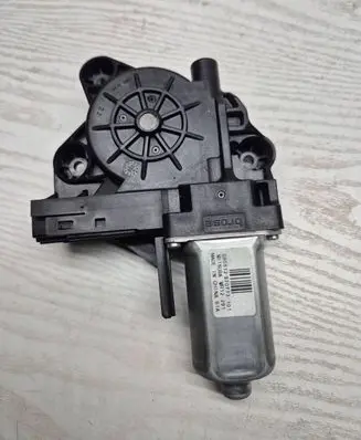 Volvo XC70 Front door window regulator motor WR12291 08551297073101