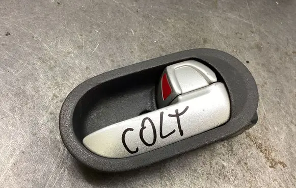 Mitsubishi Colt CZ3 Front door interior handle
