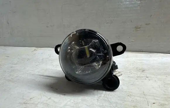 Volvo XC40 Front fog light 32228884