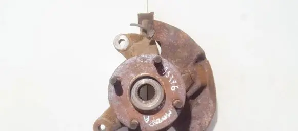Mazda 323 F Front wheel hub