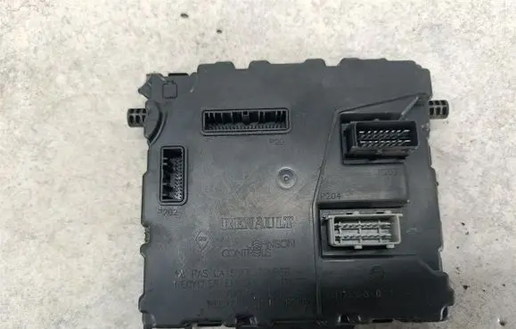 Opel Movano B Comfort/convenience module 284B18927R-BBCM-N3
