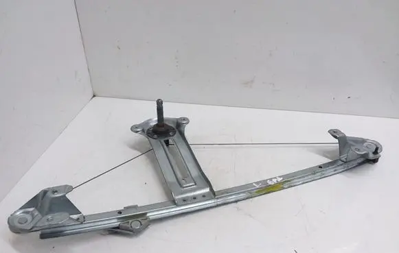 Rear door manual window regulator