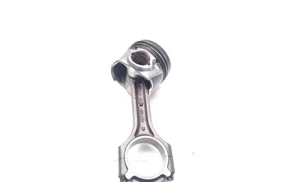 KIA Ceed Piston with connecting rod D4FB