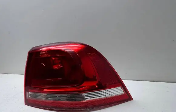 Volkswagen Touareg II Rear/tail lights 7P6945096B 89090227