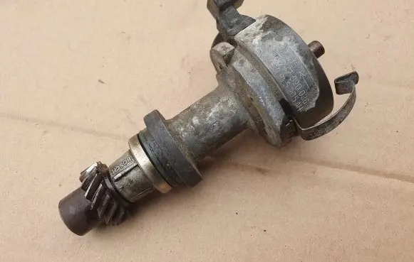 Volkswagen Golf II Spark distributor 050905205AH 0237520036