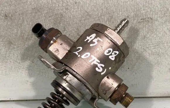 Audi A5 8T 8F Fuel injection high pressure pump