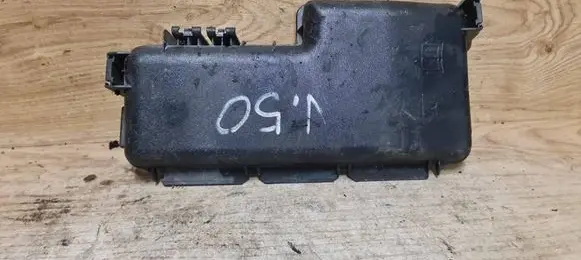 Volvo V50 Fuse box cover 30728133