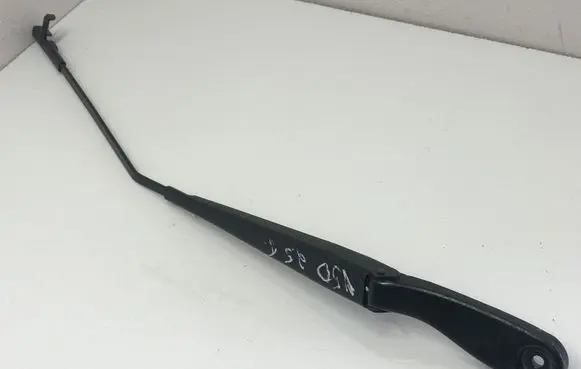 Volvo V50 Front wiper blade arm 30698250